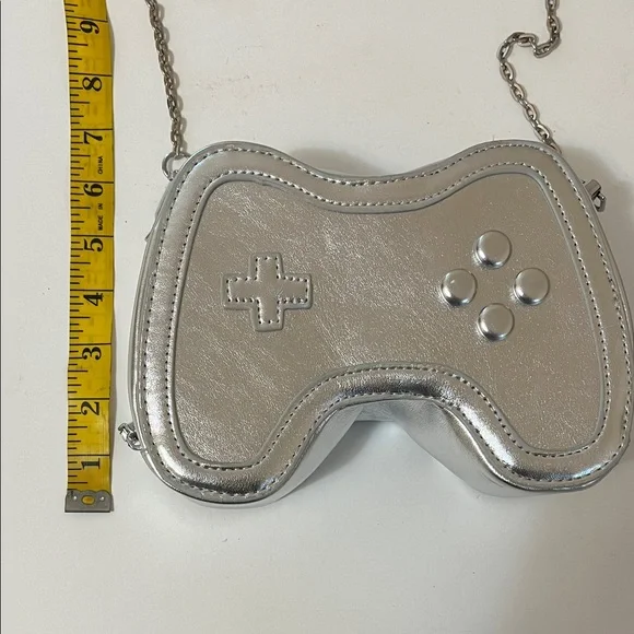 Silver Crossbody Chain Bag Purse Clutch Video Game Controller Shape Small - Picture 13 of 16